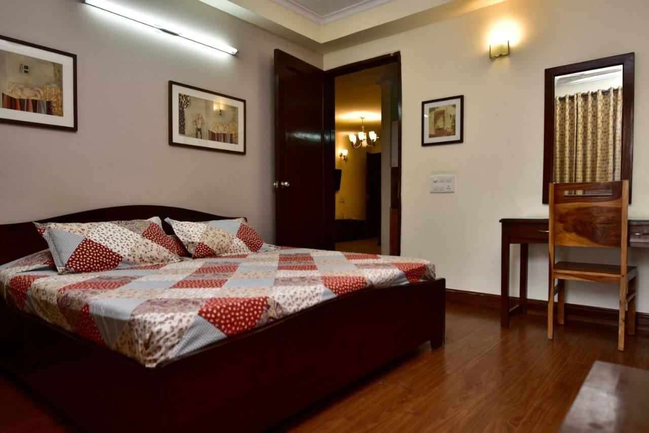 2Bhk Comfortable Furnished Serviced Apartments In Hauz Khas - Woodpecker Apartments New Delhi Exterior photo